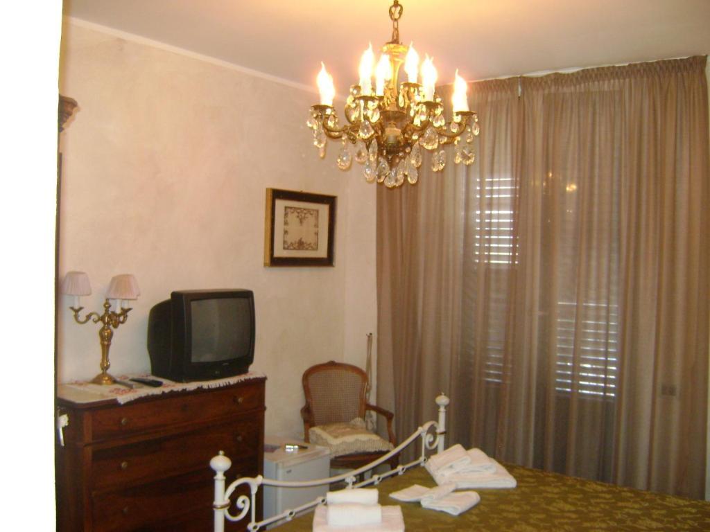 Hotel La Petite Maison Viareggio Zimmer foto